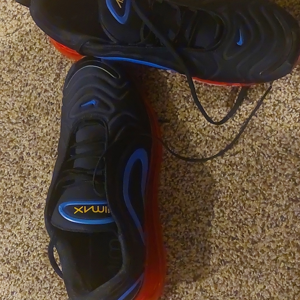 Nike Air Max 720, Black/ trimmed in Royal blue w/red air soles, sz 10, worn twic